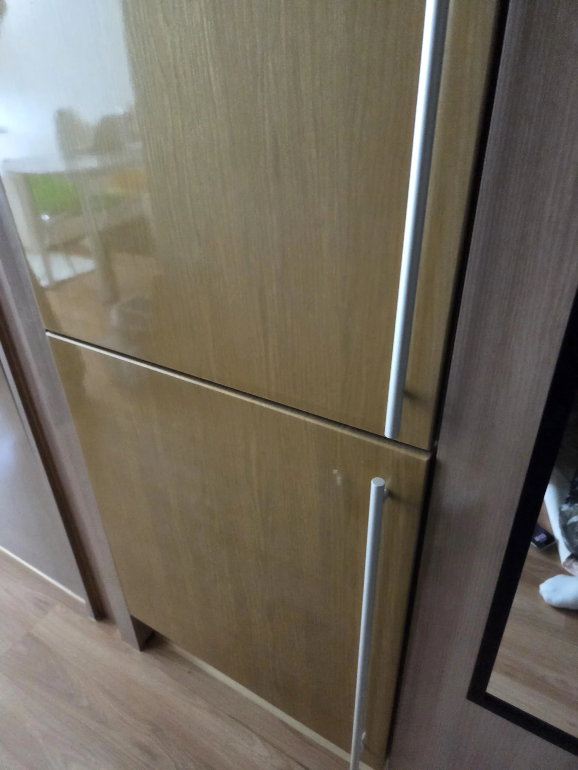 경첩 교체 후 문 정렬 회복 수리 후