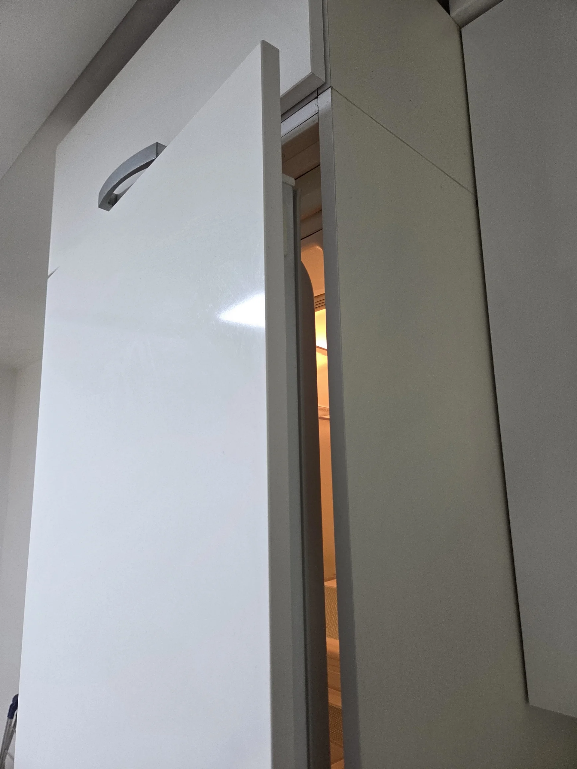 냉장고장 상·하단 문 경첩 교체 수리 전